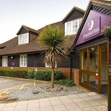 Premier Inn Woking West - A324 Kültér fotó