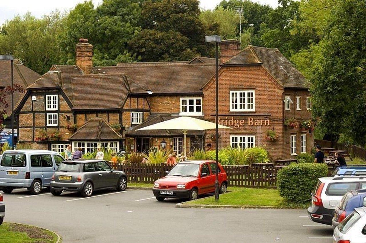 Premier Inn Woking West - A324 Kültér fotó