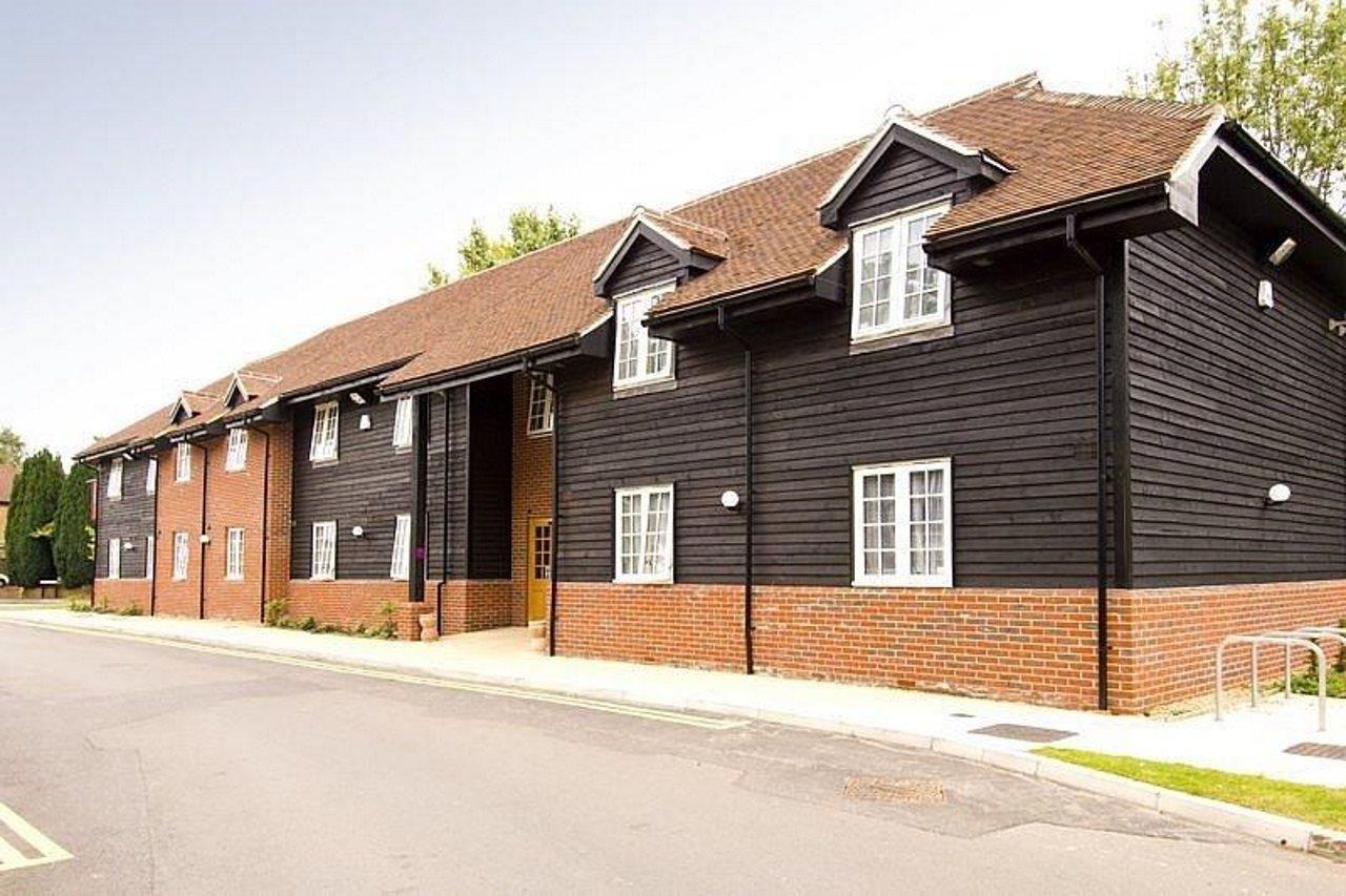 Premier Inn Woking West - A324 Kültér fotó
