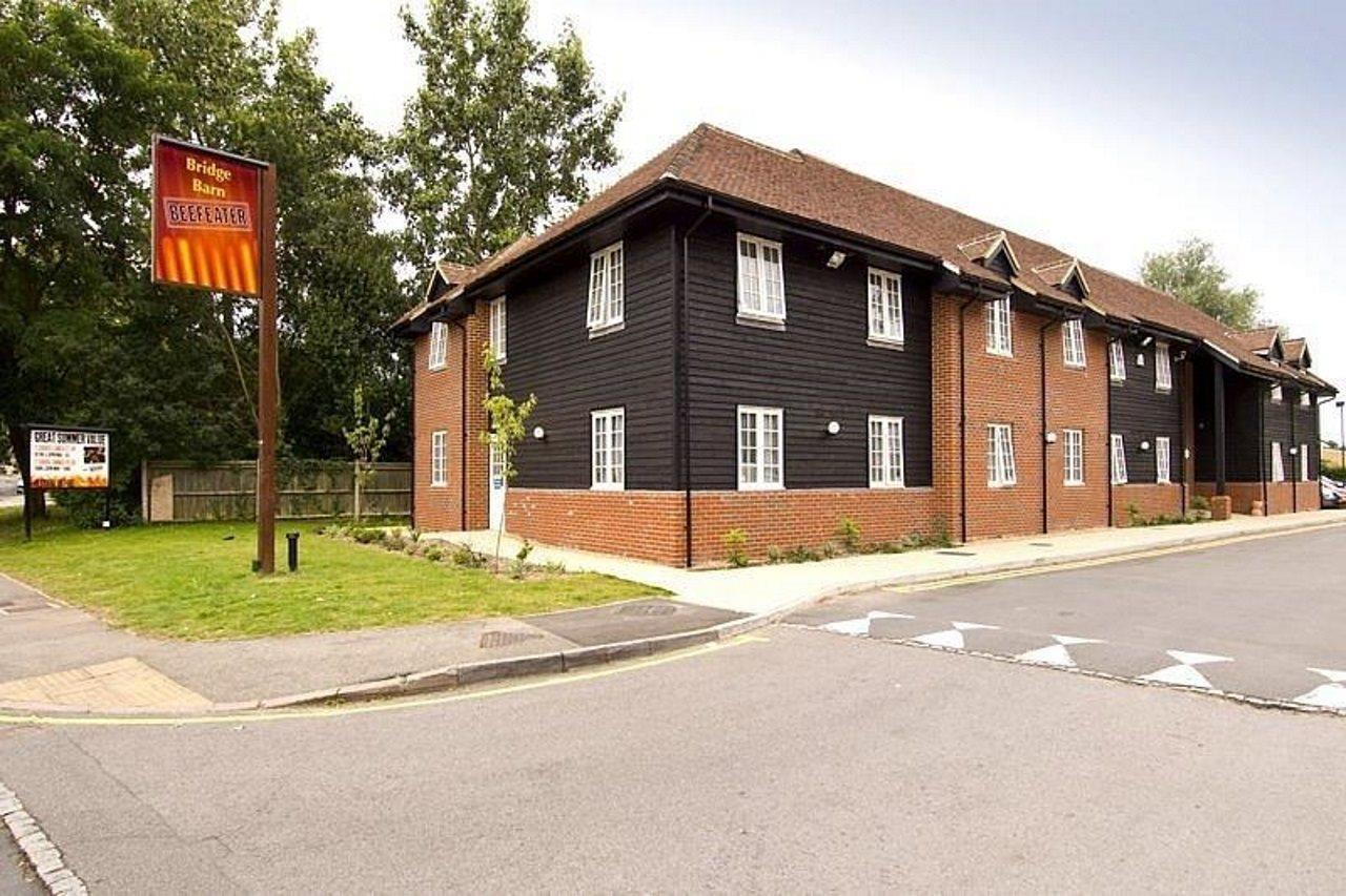Premier Inn Woking West - A324 Kültér fotó