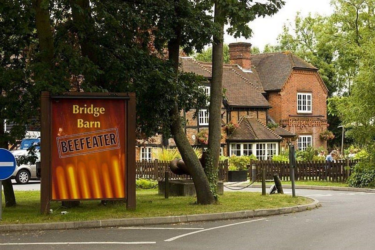 Premier Inn Woking West - A324 Kültér fotó